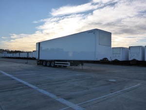 Refrigerated semi‑trailer