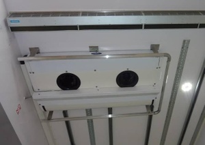 Air curtain